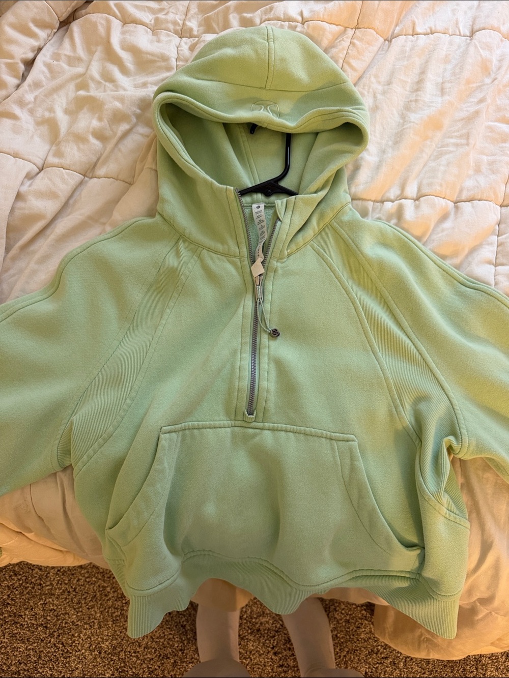 Green Creamy Mint Lululemon Scuba Half Zip (M/L)
